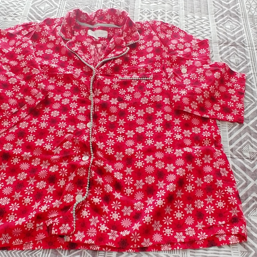 Victoria Secret pajamas. XL. Snowflake pattern.
